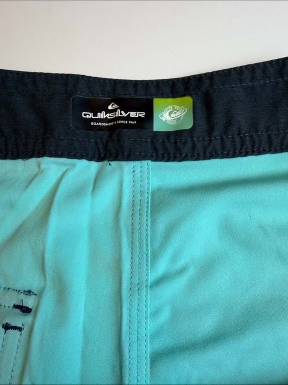 Quiksilver Surfsilk Arch 19" Aqua and Navy Floral Panel Board Shorts - Picture 5 of 10